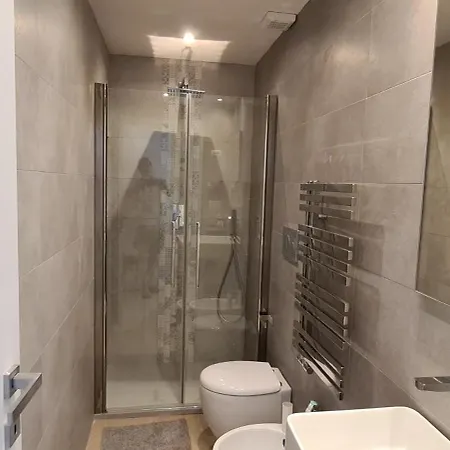 Trastevere Incantevole Con Patio Esterno Privato Ρώμη